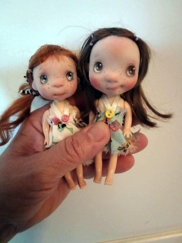 Daphni girl OOAK,resin handmade 5.5' doll and outfits - Image 2