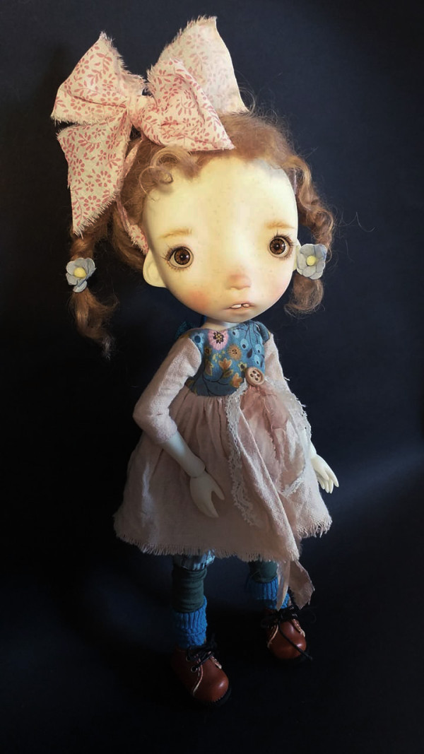 Malisa doll 11.5' with faceup eyes wig and outfits - Image 5