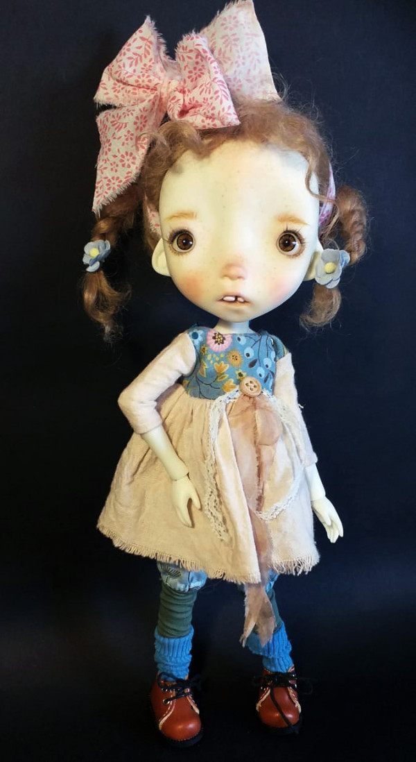 Malisa doll 11.5' with faceup eyes wig and outfits - Image 2