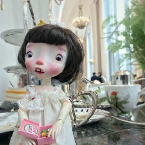 Malisa doll 11.5' with faceup eyes wig