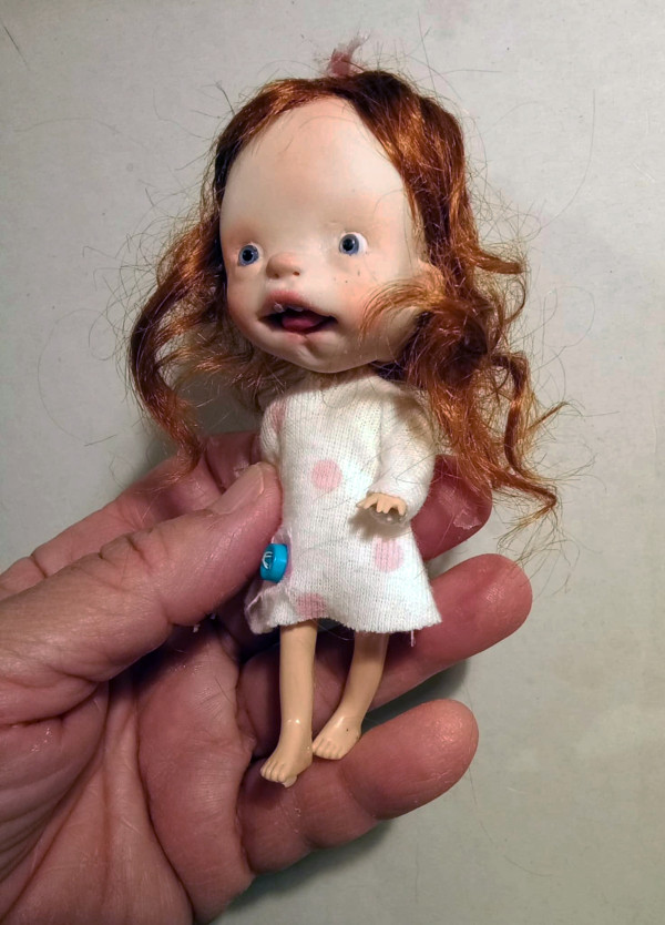 Dalia girl OOAK,resin handmade 5.5' doll and outfits - Image 2