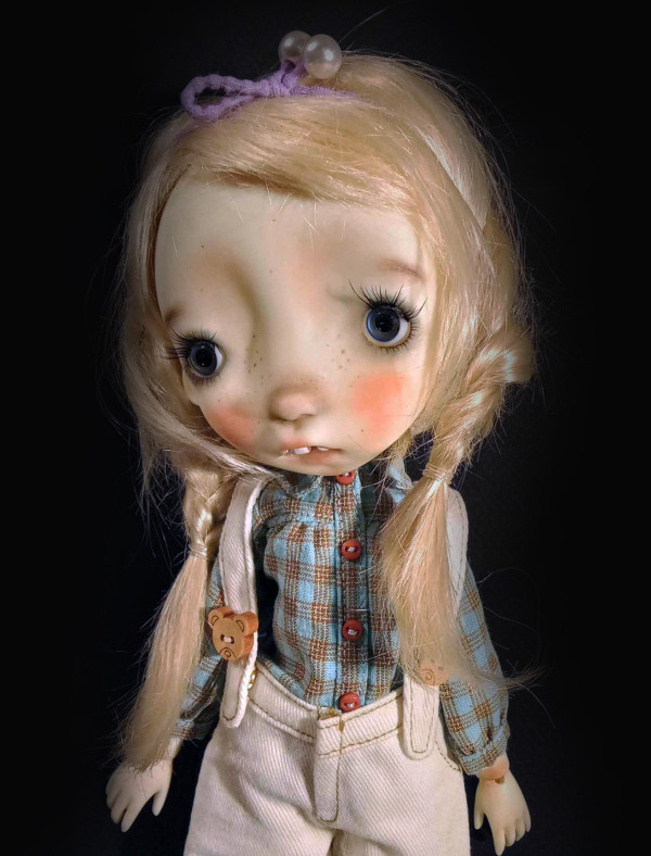 Malisa doll 11.5' with faceup eyes wig and outfits - Image 6