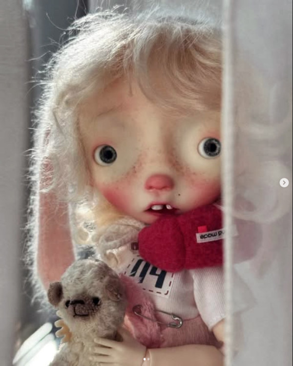 Malisa doll 11.5' with faceup eyes wig - Image 2
