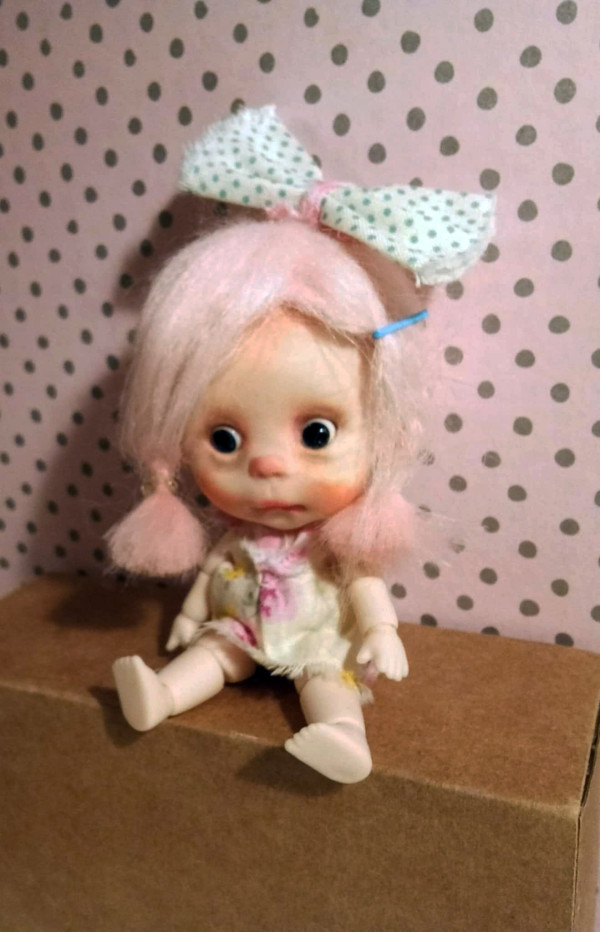 The Jesi tiny girl OOAK,resin handmade 3.5' doll and outfits - Image 4