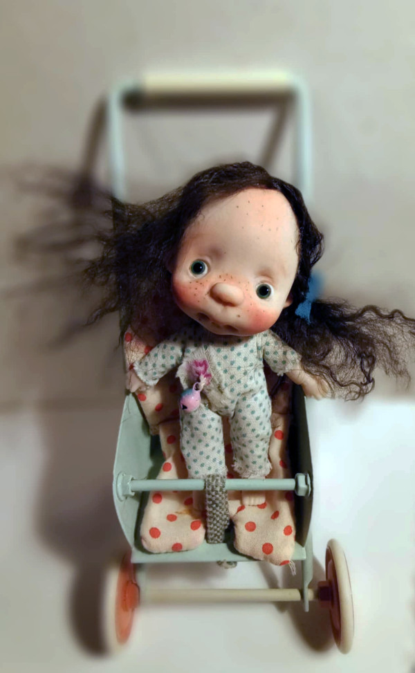 The Lesli girl OOAK,resin handmade 3.5' doll and outfits - Image 3