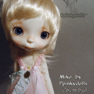 Miko doll 11.5 inches  with faceup eyes  Blonde soft wig as photos (Copy)