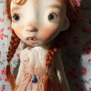 Malisa doll with faceup eyes wig as photos