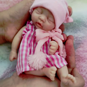 Zenia 7  inches silicone girl with outfits