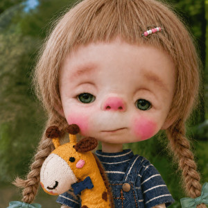 Momo the Giraffe plus toy for Starla